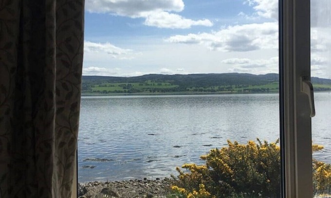 Inverness House | Peaceful Sea View Home Close to Inverness
