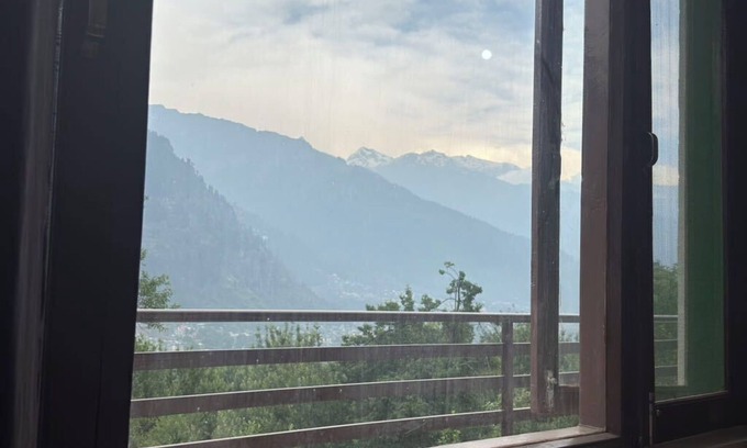 New Manali Apartment | Peaceful Village Homestay