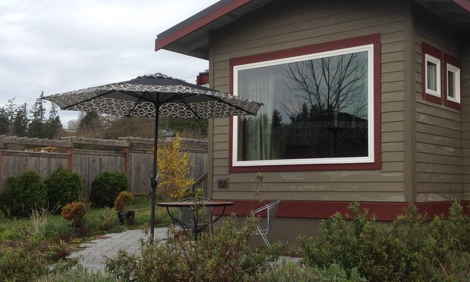 Friday Harbor Cottage | Peaceful waterfront cottage, close to town!