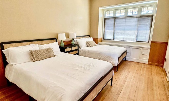 Medford Hotel | Peach Street Inn | Suite 4 | Sleeps 4