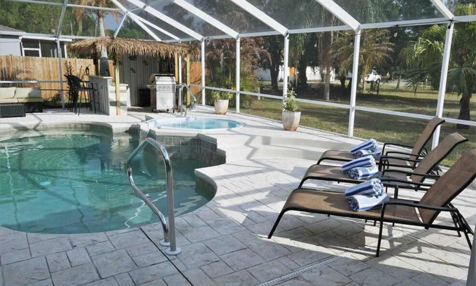 Port Charlotte House | Peachland getaway with pool and tiki bar