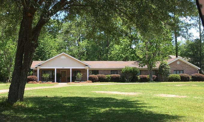 Foley House | Peachtree Cottage. Quality, comfort, & convenient location.