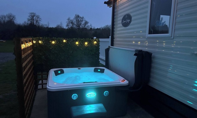 Swannington Cottage | Peacock Lodge