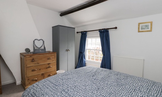 Robin Hood's Bay Cottage | Pebble Cottage, ROBIN HOOD’S BAY