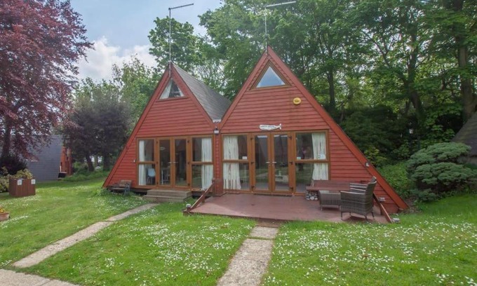 Martin Ski Chalet | Pebbles Seaside Lodge