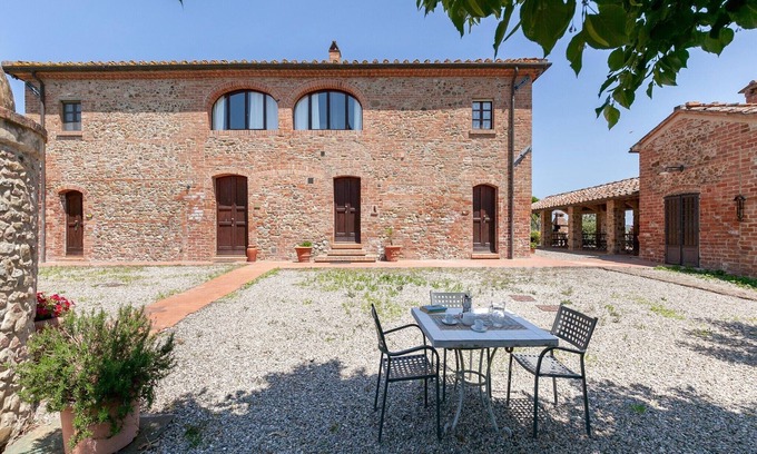 Peccioli Apartment | Peccioli Family Retreat w/Fun