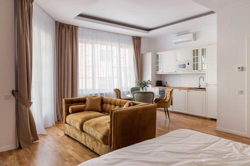 Cluj-Napoca City Centre Apartment | pedestrian street in city center for comfortable and beautiful stay with all comodities within walking distance