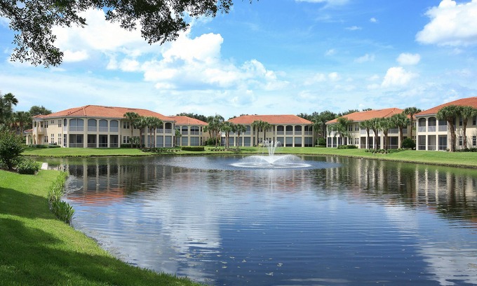 Pelican Bay Condo | PELICAN BAY Amenities! BEACH CLUB! WALK TO SHOP/DINE/TENNIS QUIET
