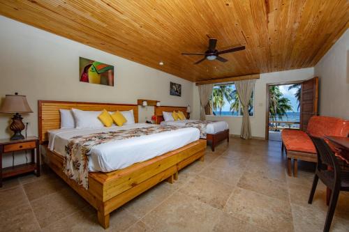 Dangriga Hotel | Pelican Beach Resorts Dangriga