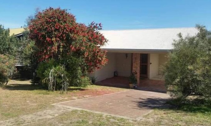 Loch Sport House | Pelican Breeze - uninterrupted views over Lake Victoria - 3 Pelican Street