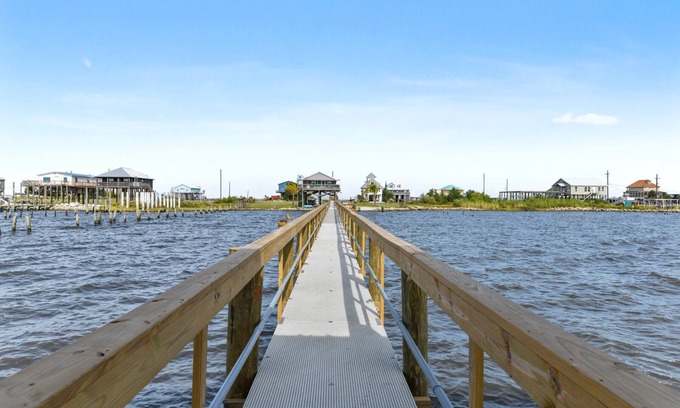 Lake Catherine House | Pelican Pier Beach House on Lake Catherine