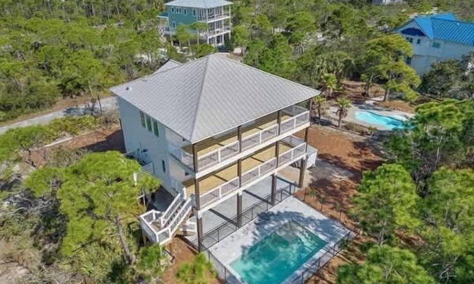 Plantation House | Pelican Point- New construction- Sleeps 11- Pool