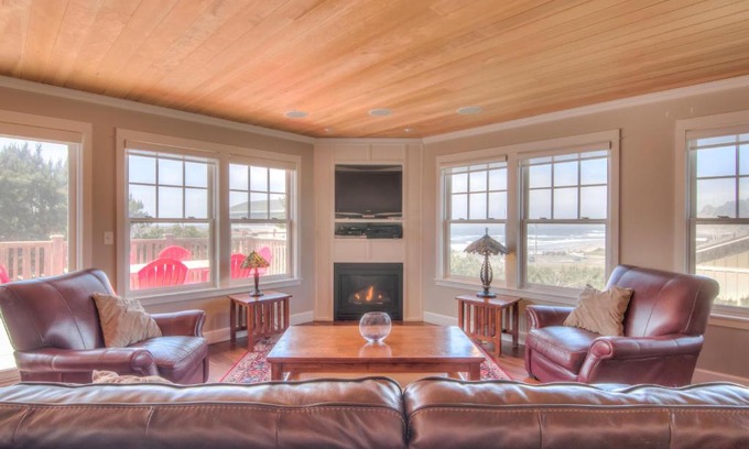 Roads End House | Pelican Reach