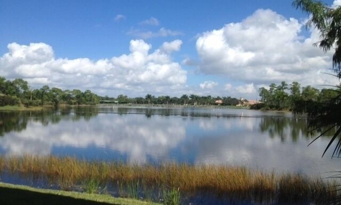 Estero Condo | PELICAN SOUND-Reserve your Holiday Vacation here!