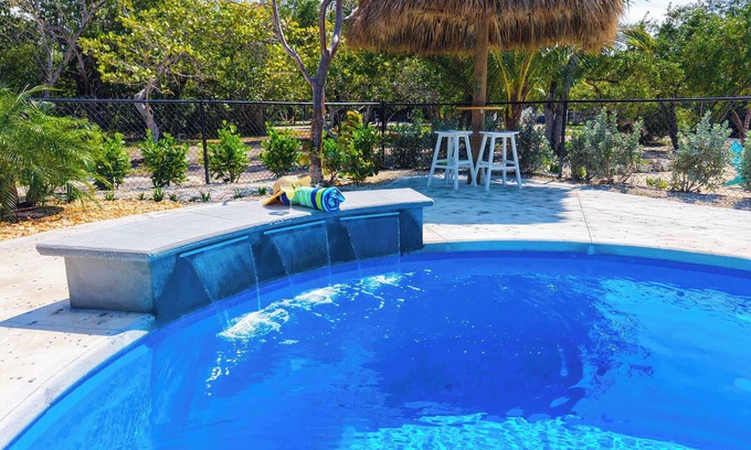 Sugarloaf Key House | Pelico Palms Estate.