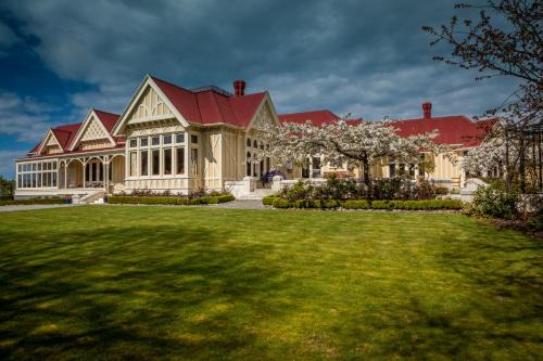 Oamaru Cabin | Pen-y-bryn Lodge
