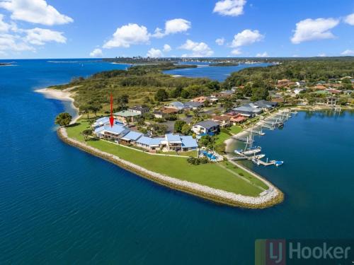 Yamba House | Peninsula Court 6 - LJHooker Yamba