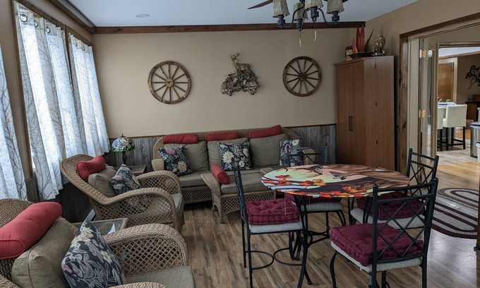 Mingoville House | Penn State - Comfy home on the outskirts of Penn State Country