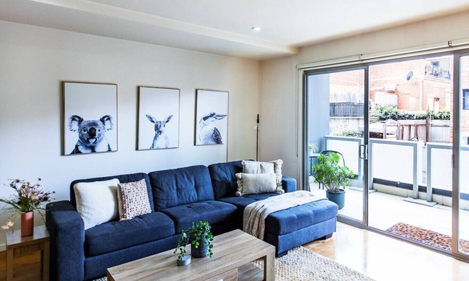 Brunswick Apartment | Penny. 2BR Stylish Brunswick Stay w/Parking