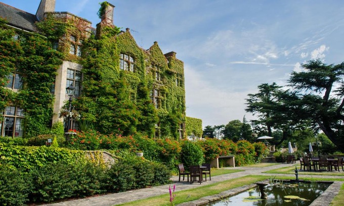 Bagshot Resort | Pennyhill Park Hotel and Spa