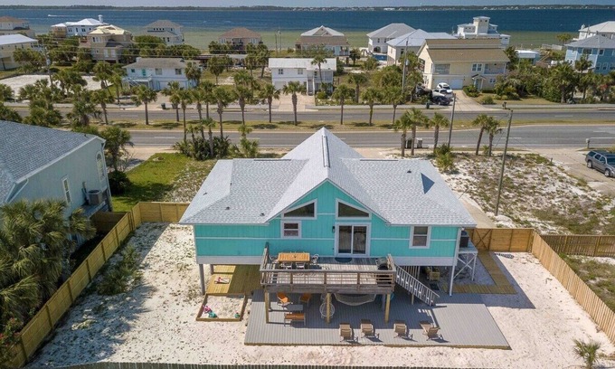 Toilla Segunda House | Pensacola Beach Family Vacation Home w/Hot Tub