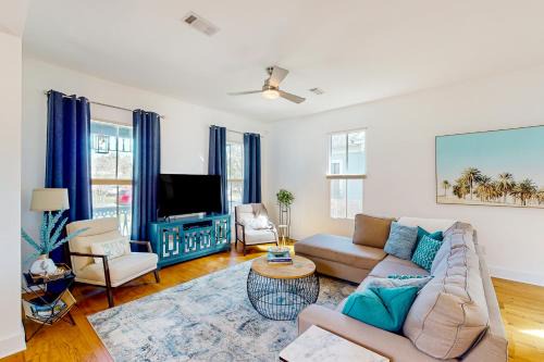 East Hill House | Pensacola Blue