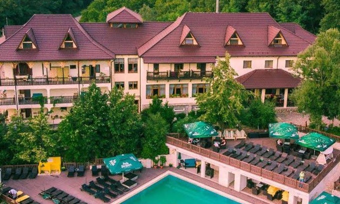 Sarata-Monteoru Hotel | Pension Casa cu Tei
