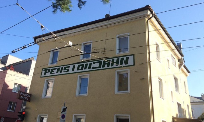 Elisabeth-Vorstadt Bed & Breakfast | Pension Jahn