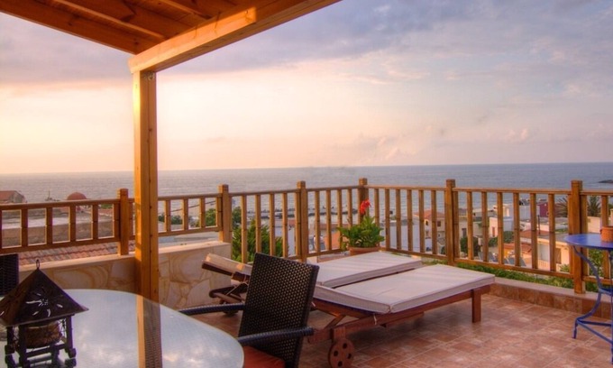 Panormos House | Pension Lucy
