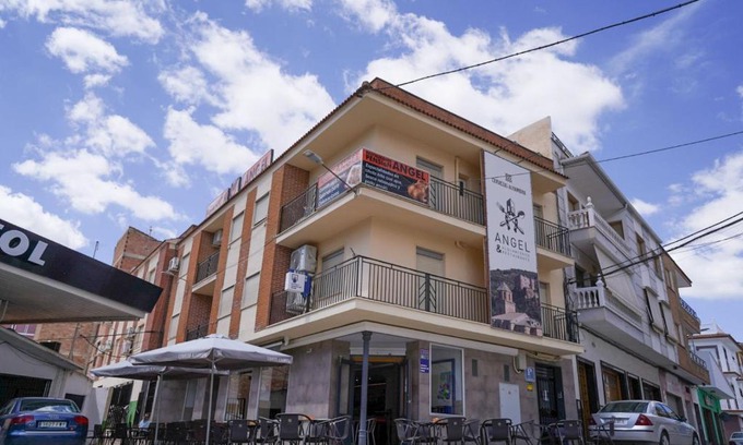 Huelma House | PENSION RESTAURANTE ANGEL