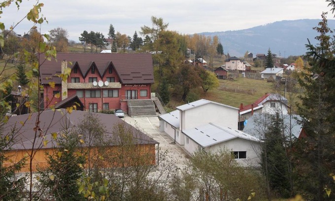 Neagra Sarului House | Pensiunea Bujor De Munte