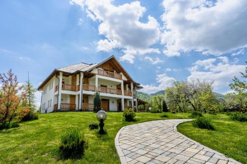 Viseu de Sus House | Pensiunea Coronita