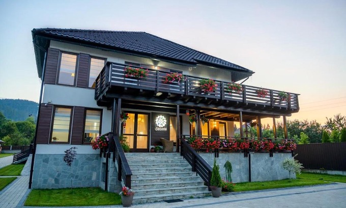 Putna Villa | Pensiunea Edelweiss, Putna