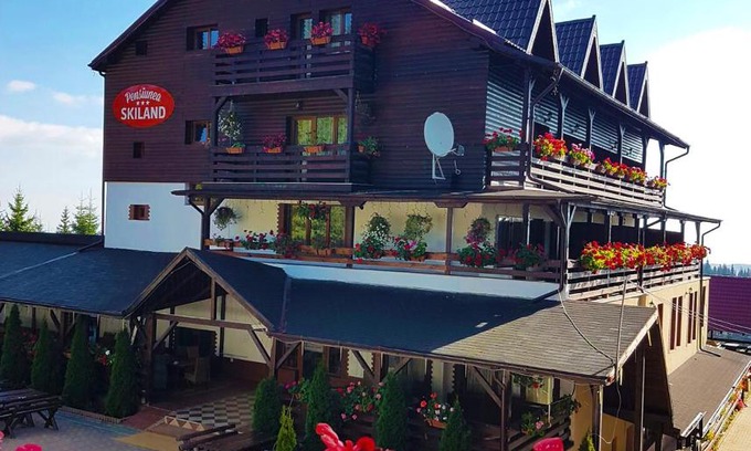Baisoara House | Pensiunea Skiland