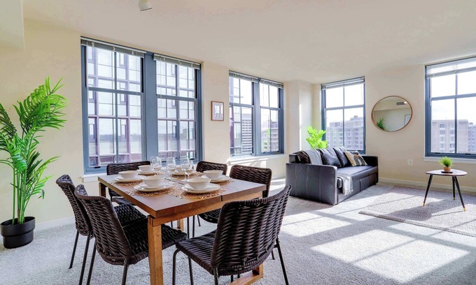 Aurora Highlands Apartment | Pentagon City Retreat w/Comfort