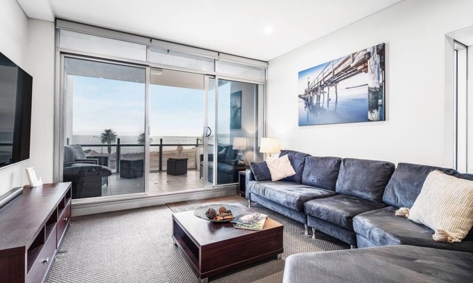 Victor Harbor Apartment | PENTHOUSE 406 THE FRONTAGE ALL LINEN INCLUDED