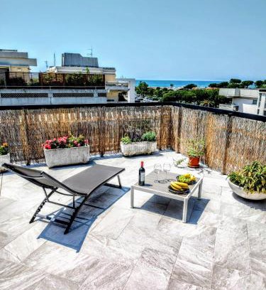 Marina di Carrara Apartment | -Penthouse con Terrazza Panoramica -Free Parking-