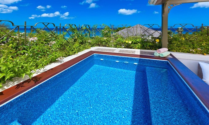 Little Battaleys Apartment | Penthouse Condo With Plunge Pool and Ocean View - Beacon Hill 305