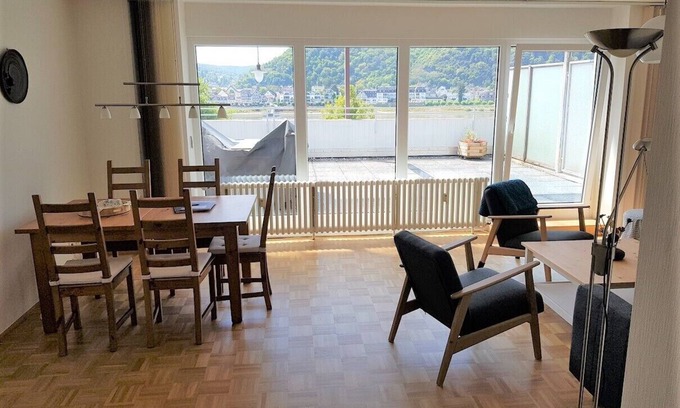 Bad Hoenningen Apartment | Penthouse directly on the Rhine with a 100m2 roof terrace near the Eifel & Westerwald