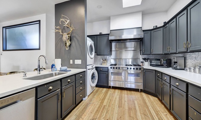 South Scottsdale House | Penthouse Old Town Hot Tub I Walk to all Amenities