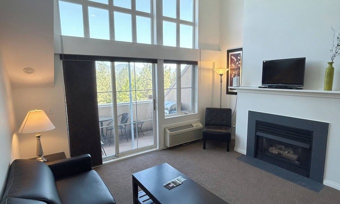Quail Ridge Apartment | Penthouse Suite on Golf Course - 308