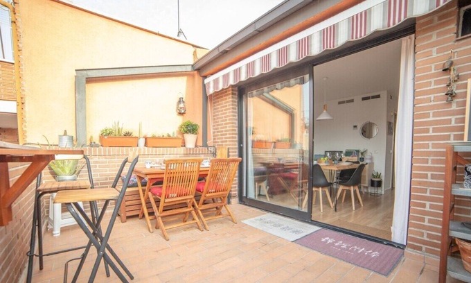 Almendrales Apartment | Penthouse with large terrace in the center of User