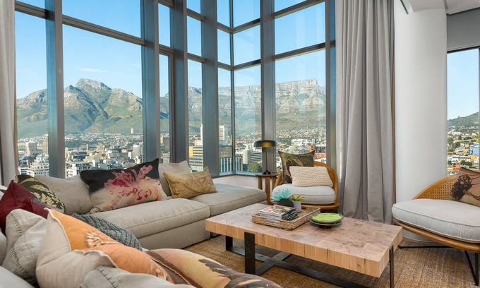 Bo'Kaap Apartment | Penthouse with Postcard Views and Artistic Flair