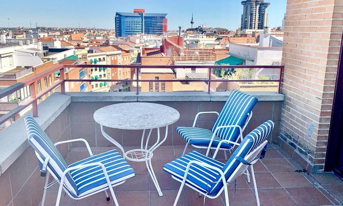 Prosperidad Apartment | Penthouse with Terrace and free Wifi Av de América