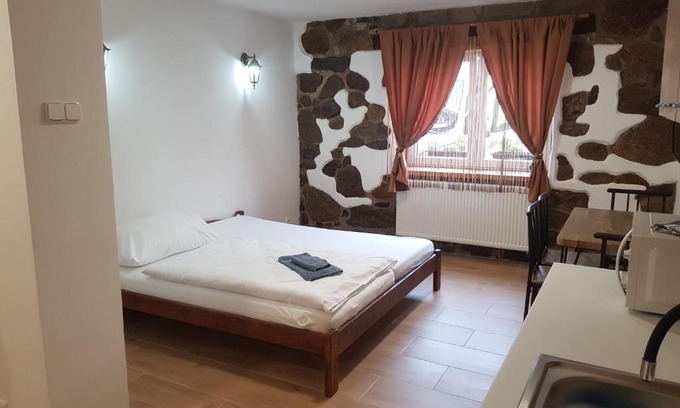 Brezova House | Penzion na statku Březová