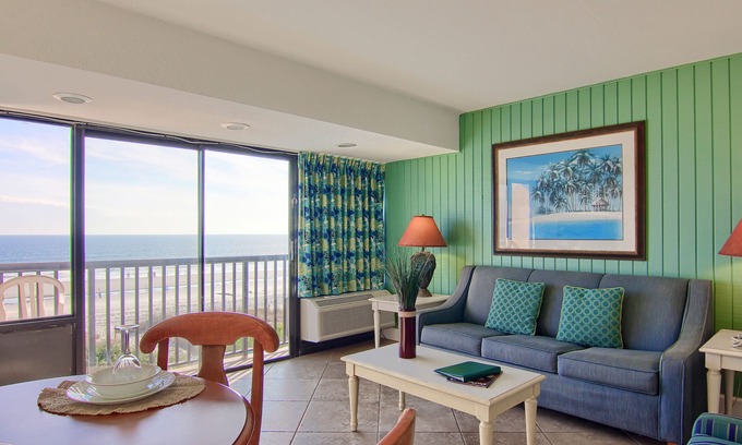 Ocean Drive Apartment | Peppertree By The Sea