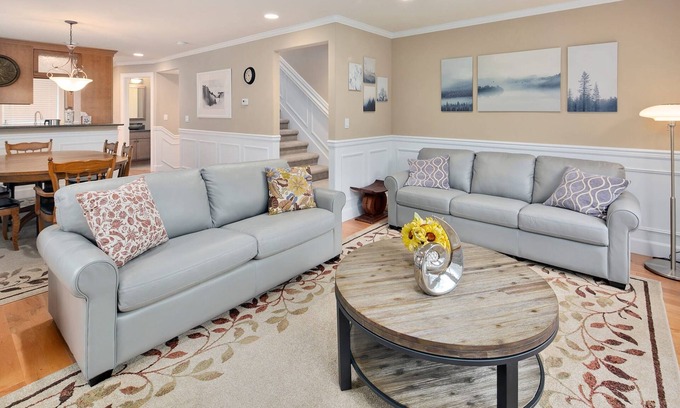 Central District House | Perch - Cozy Ensuites: 3BR/3BA townhome with parking