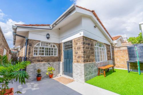 Embakasi Apartment | Perfect 2BR Airport Layover Transit Accommodation - High Speed WiFi 30mbps