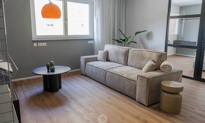 Altstadt - Sankt Lorenz Apartment | Perfect city center location, 107 sqm, directly at the opera house in suite flair with terrace