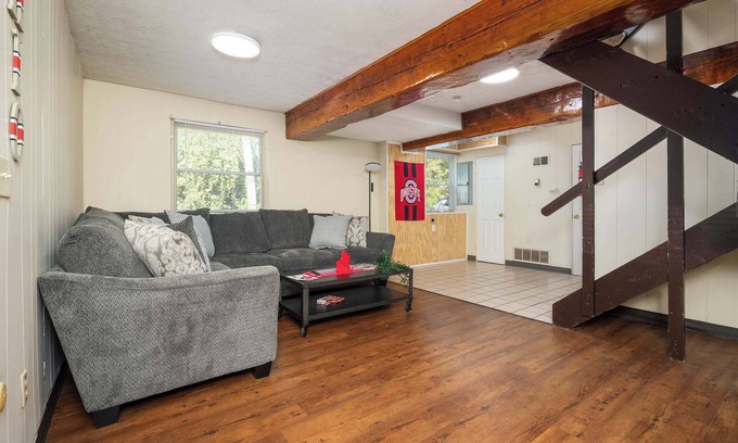University District Apartment | Perfect Entertainment Space near The Shoe